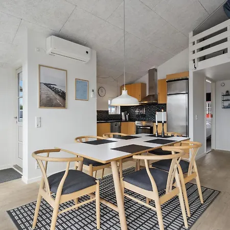 Front In With Sauna Holiday home Hvide Sande