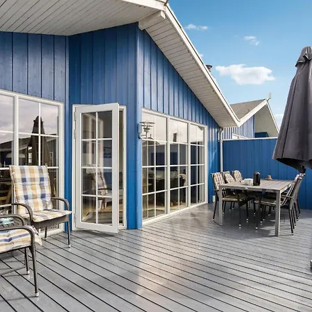 Front In With Sauna Hvide Sande